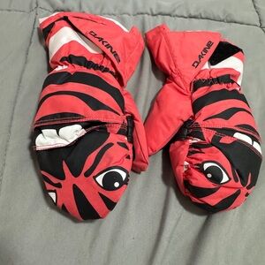 Dakine Toddler Scrambler Mittens in a red and black tiger pattern
